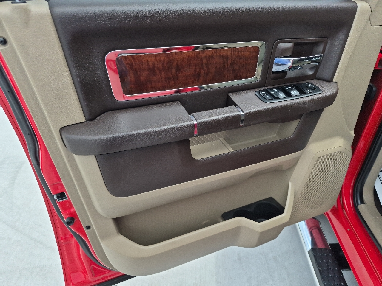 Dodge 1500 Laramie Crew Cab 4WD 2012