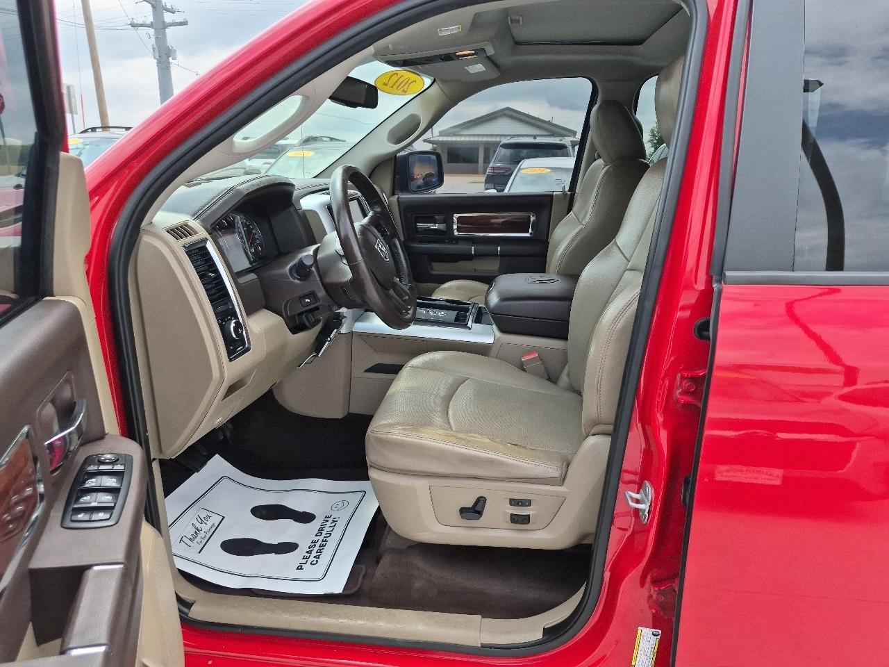 Dodge 1500 Laramie Crew Cab 4WD 2012