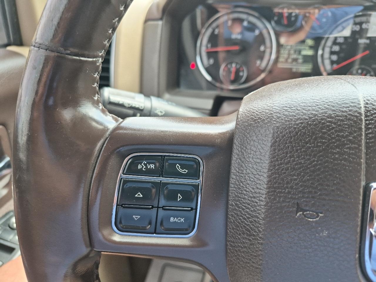 Dodge 1500 Laramie Crew Cab 4WD 2012