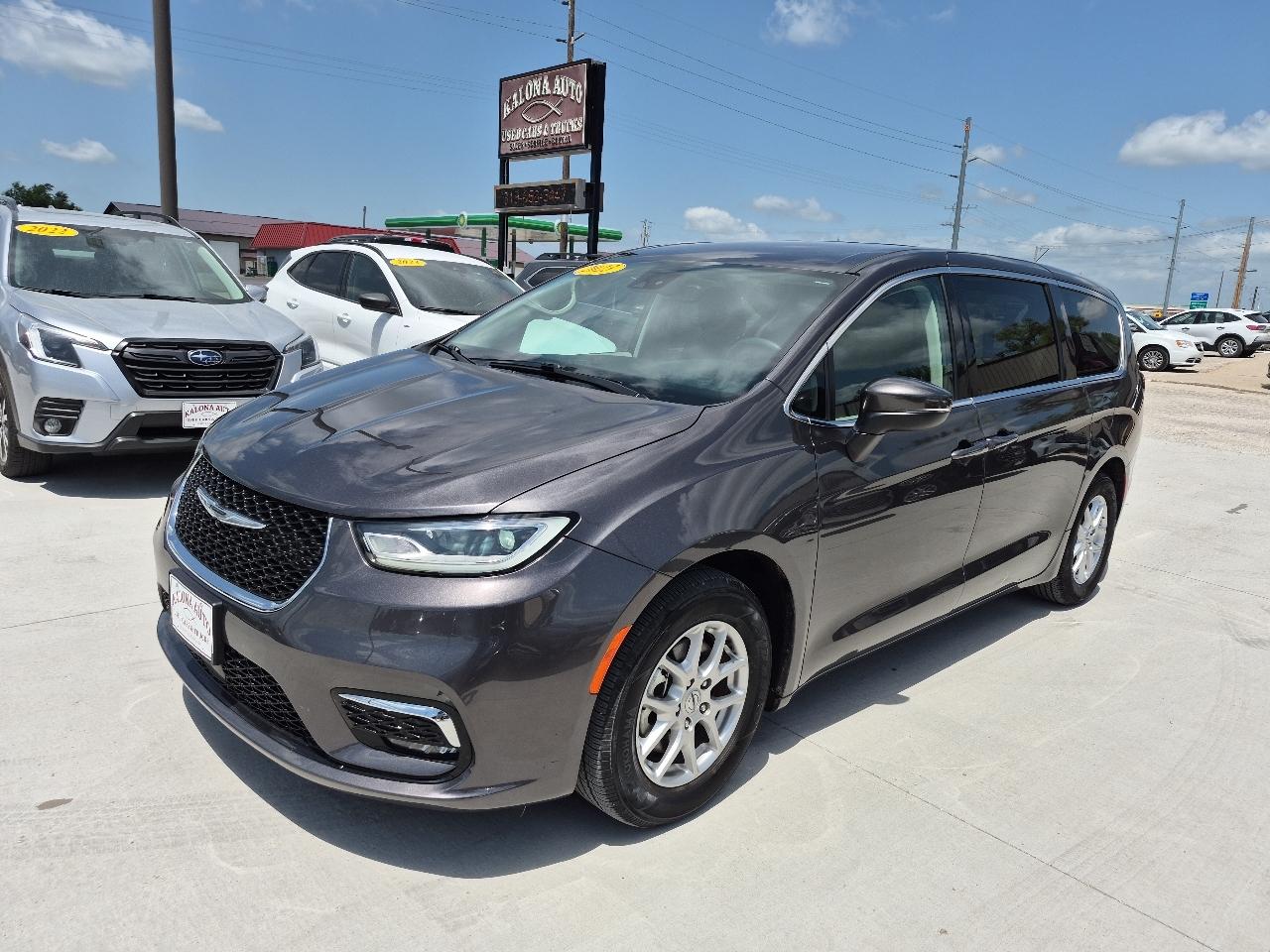 Chrysler Pacifica Touring L 2023