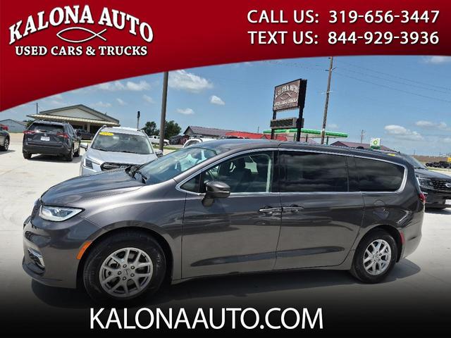 Gray 2023 Chrysler Pacifica Minivan Front-Wheel Drive Automatic