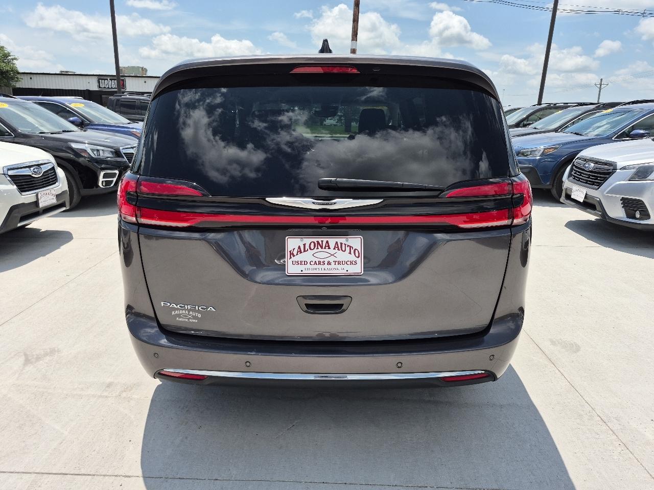 Chrysler Pacifica Touring L 2023