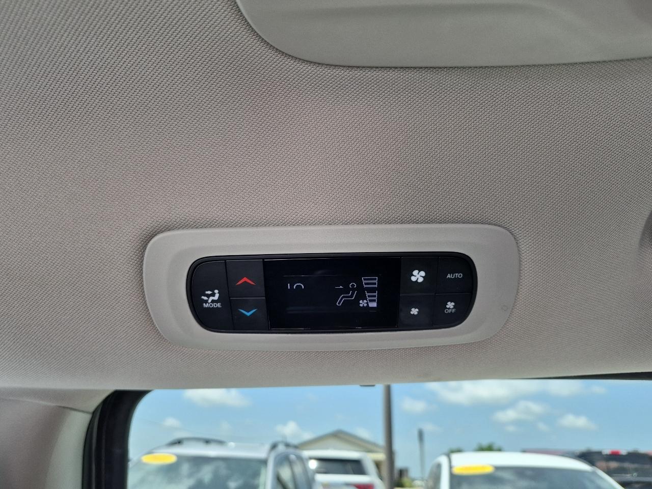 Chrysler Pacifica Touring L 2023