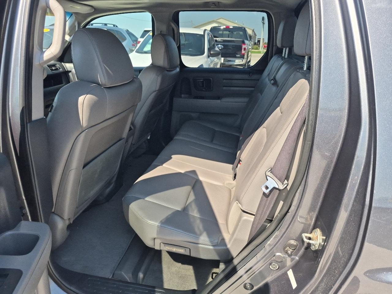 Honda Ridgeline RTL w/ Leather and Navigation 2013
