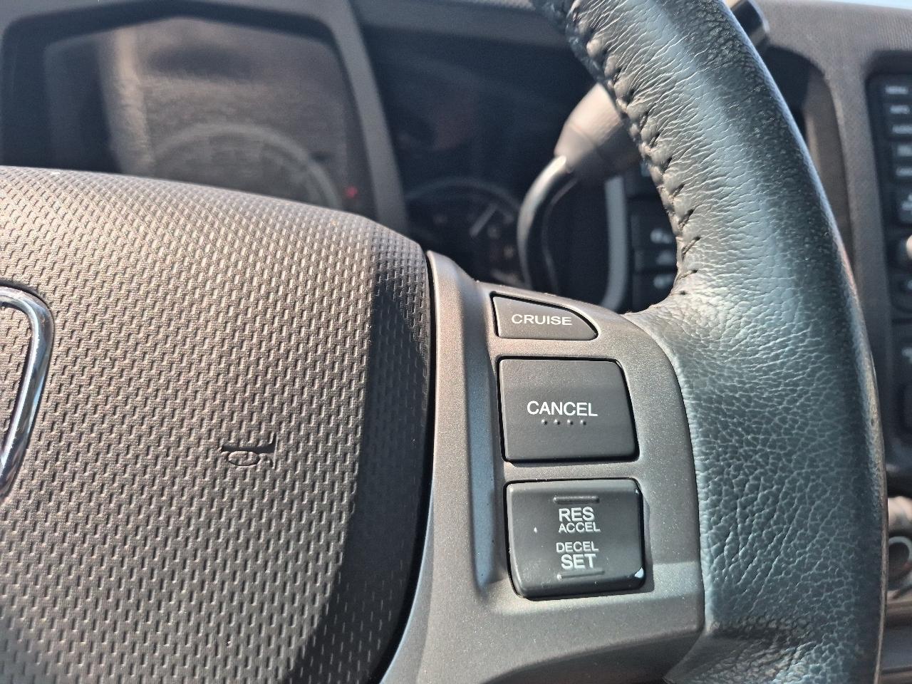 Honda Ridgeline RTL w/ Leather and Navigation 2013