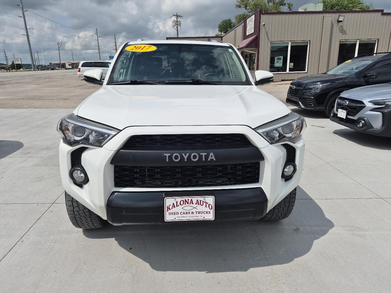 Toyota 4Runner SR5 4WD 2017