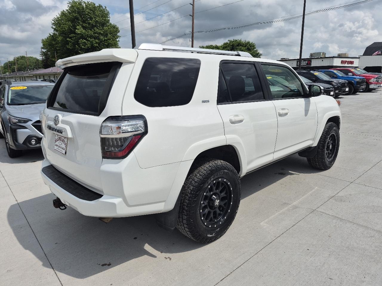 Toyota 4Runner SR5 4WD 2017