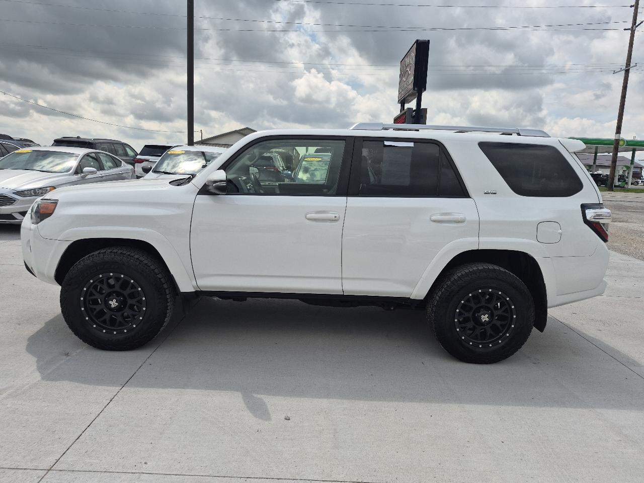 Toyota 4Runner SR5 4WD 2017