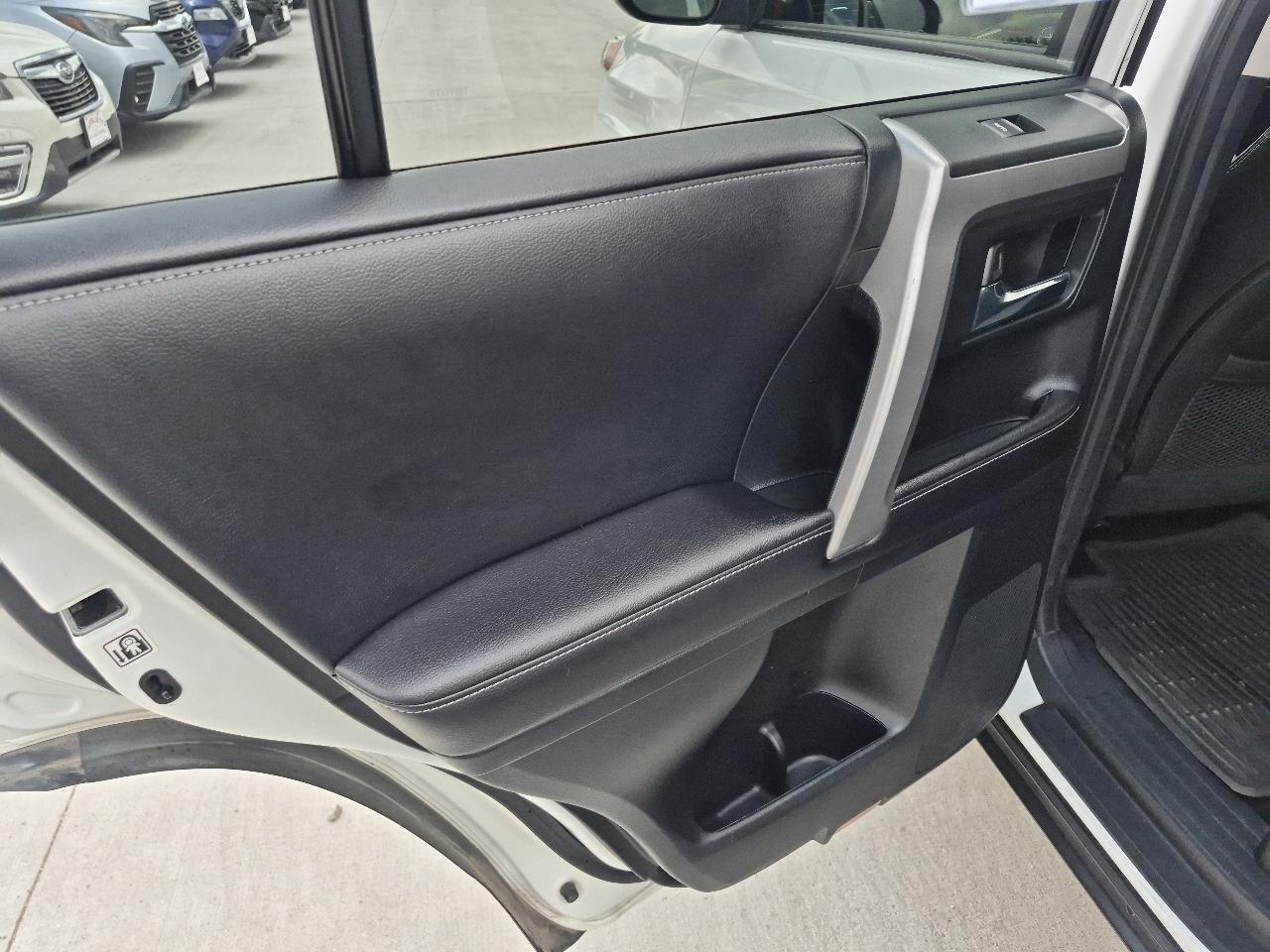 Toyota 4Runner SR5 4WD 2017