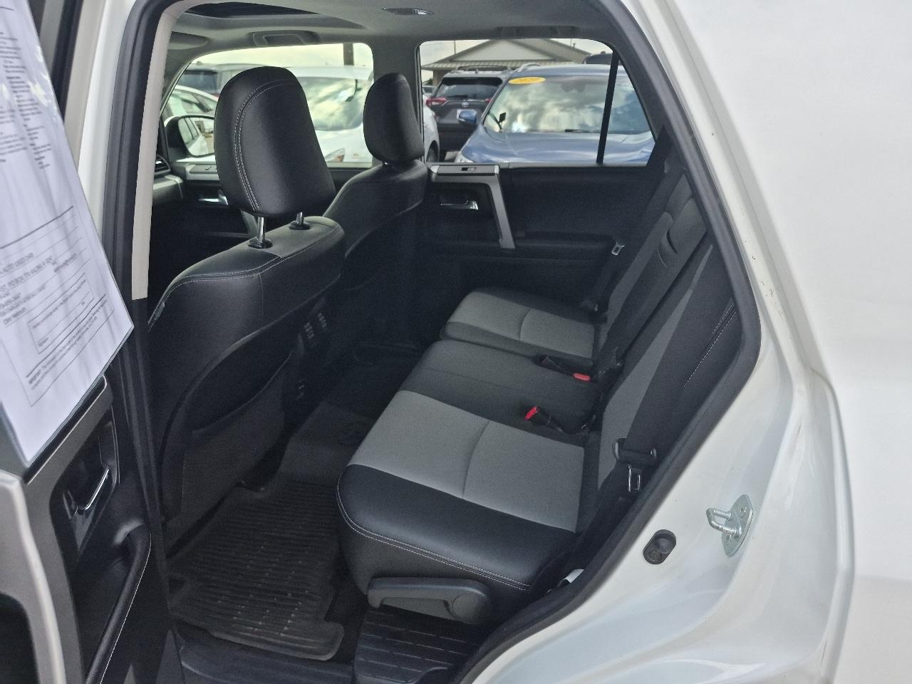 Toyota 4Runner SR5 4WD 2017