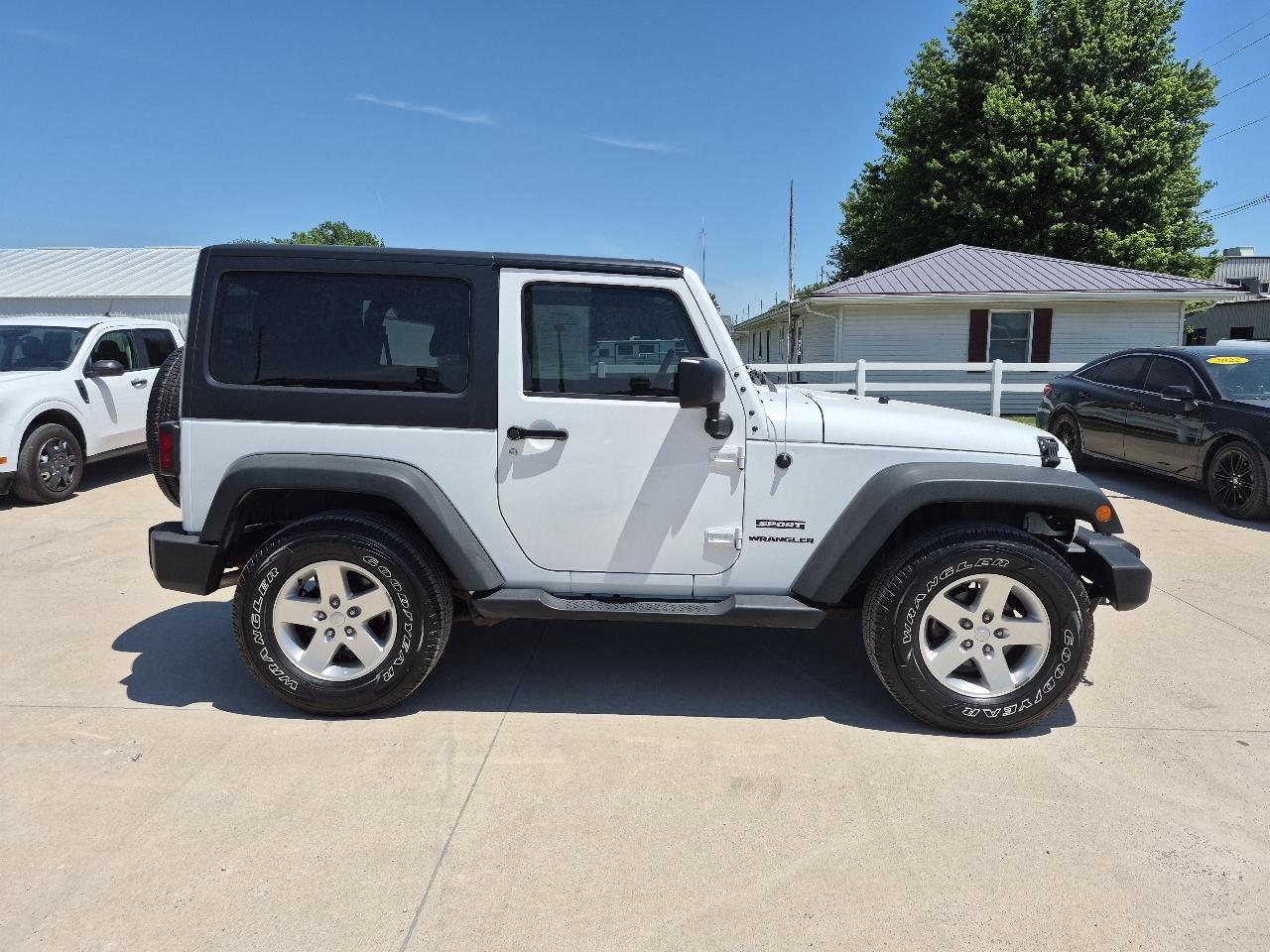 Jeep Wrangler Sport 4WD 2014