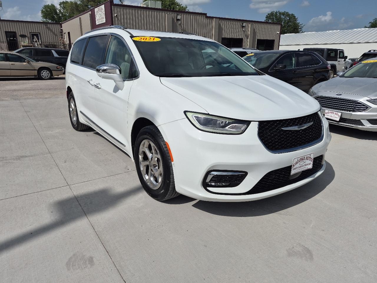 Chrysler Pacifica Limited AWD 2021