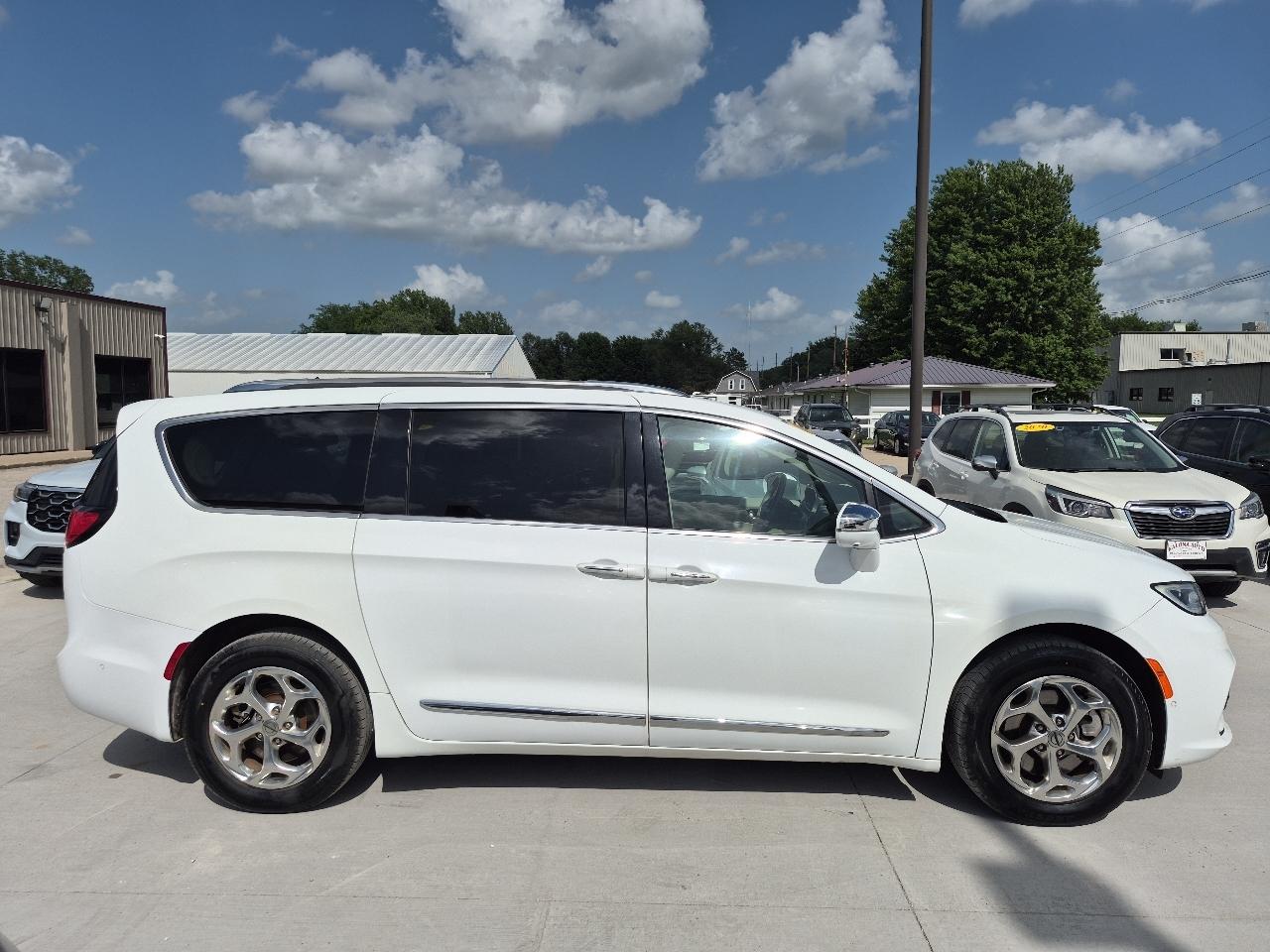 Chrysler Pacifica Limited AWD 2021
