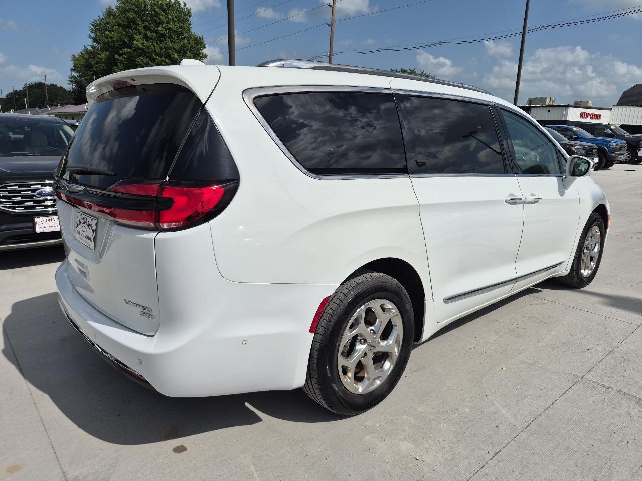 Chrysler Pacifica Limited AWD 2021