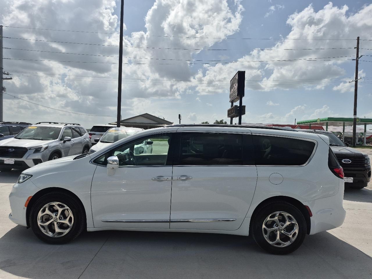Chrysler Pacifica Limited AWD 2021