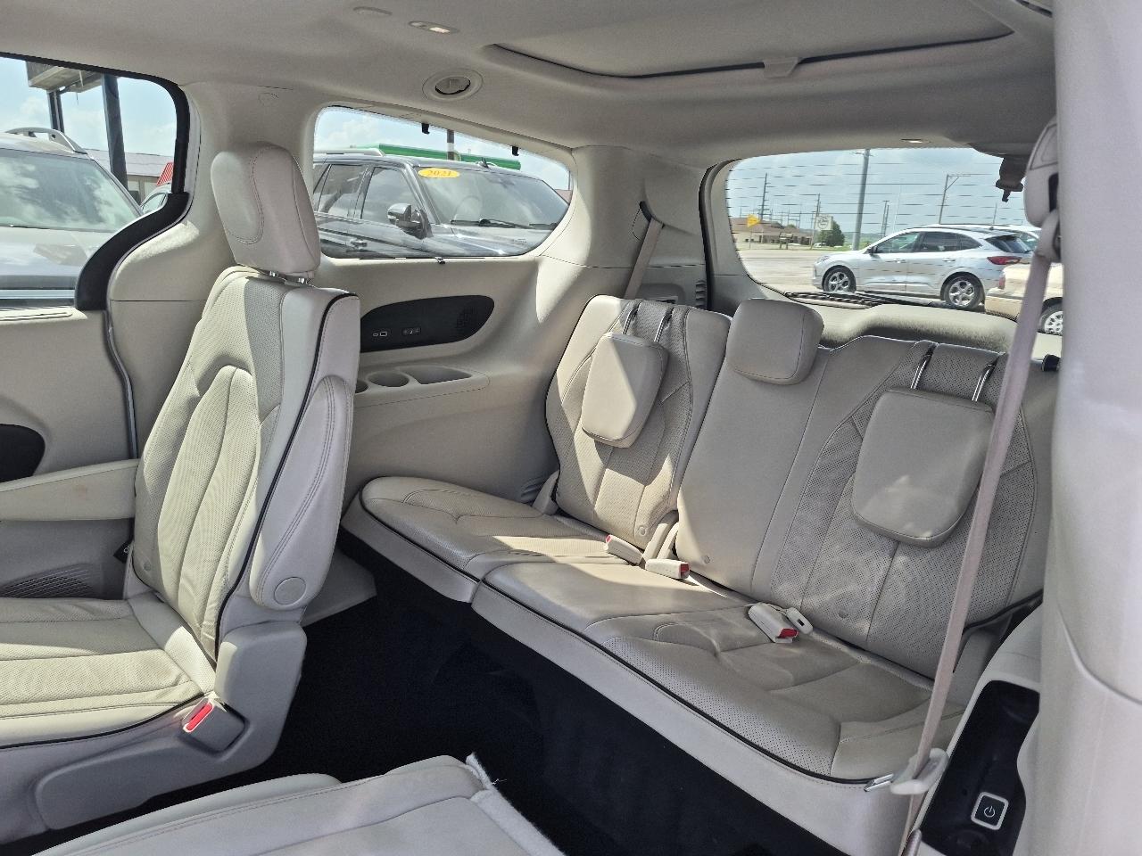 Chrysler Pacifica Limited AWD 2021