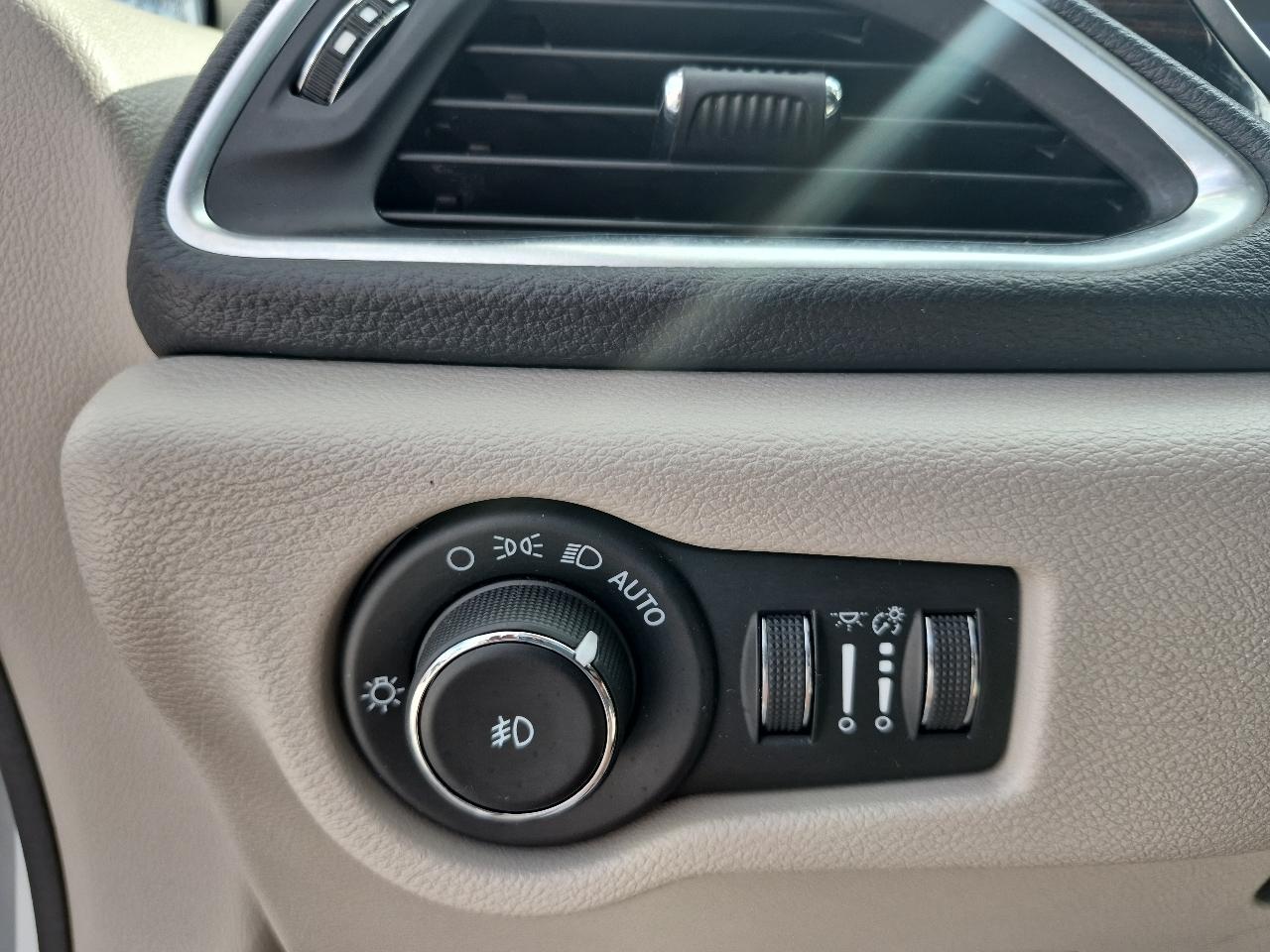 Chrysler Pacifica Limited AWD 2021