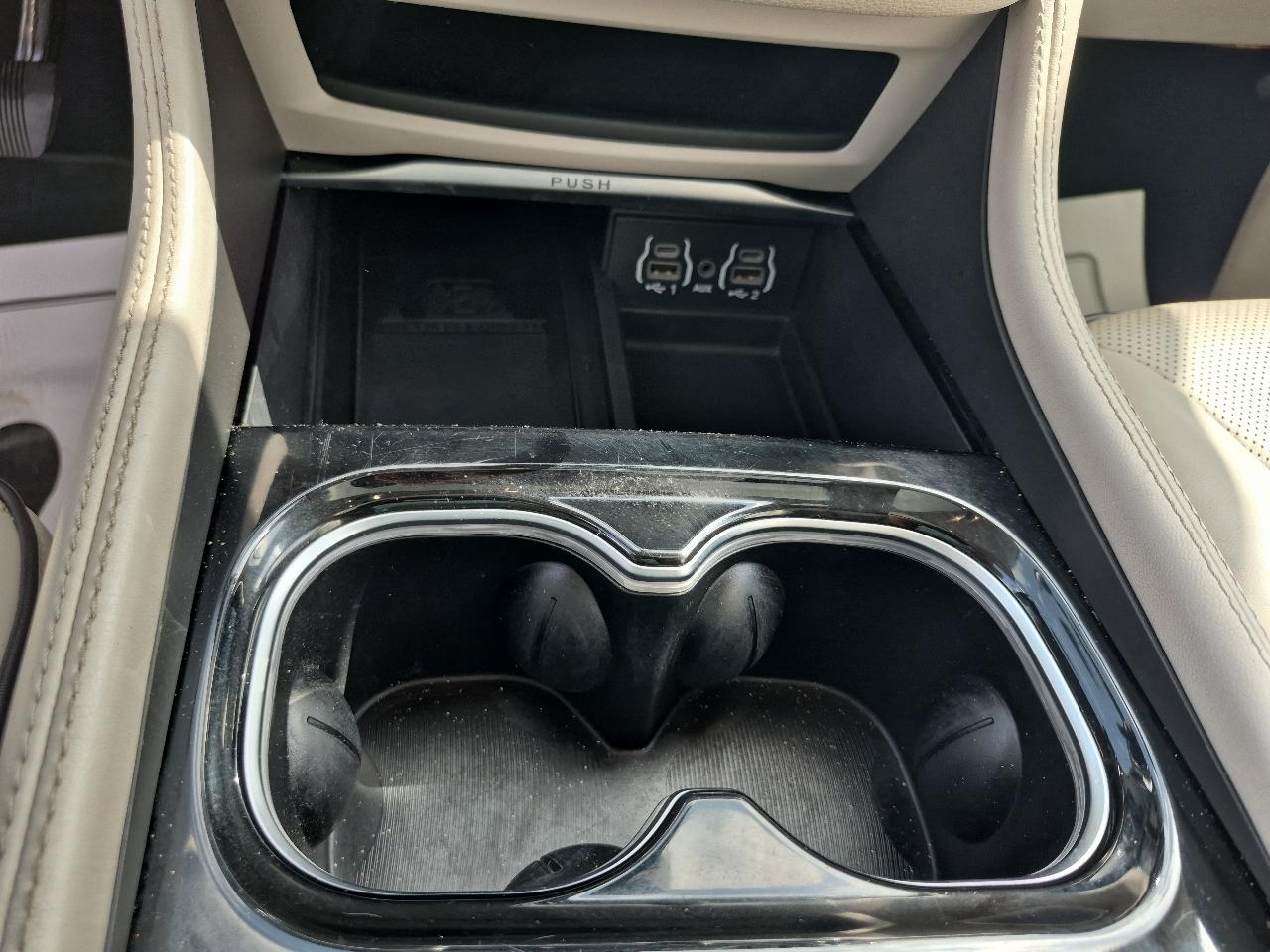 Chrysler Pacifica Limited AWD 2021