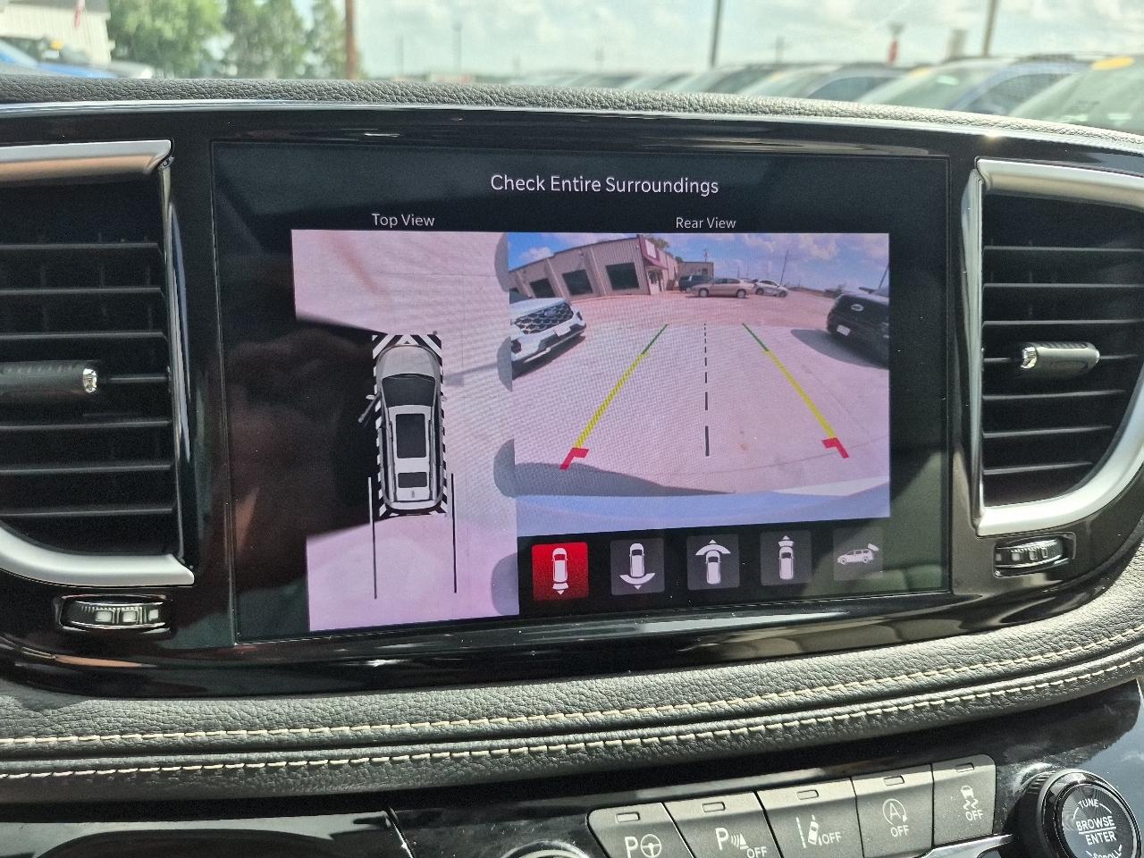 Chrysler Pacifica Limited AWD 2021