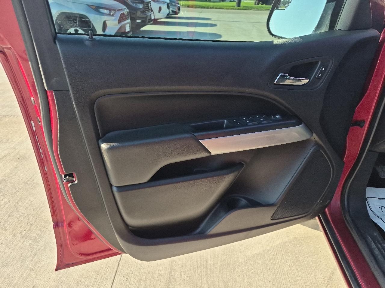 Chevrolet Colorado LT Crew Cab 4WD Short Box 2017