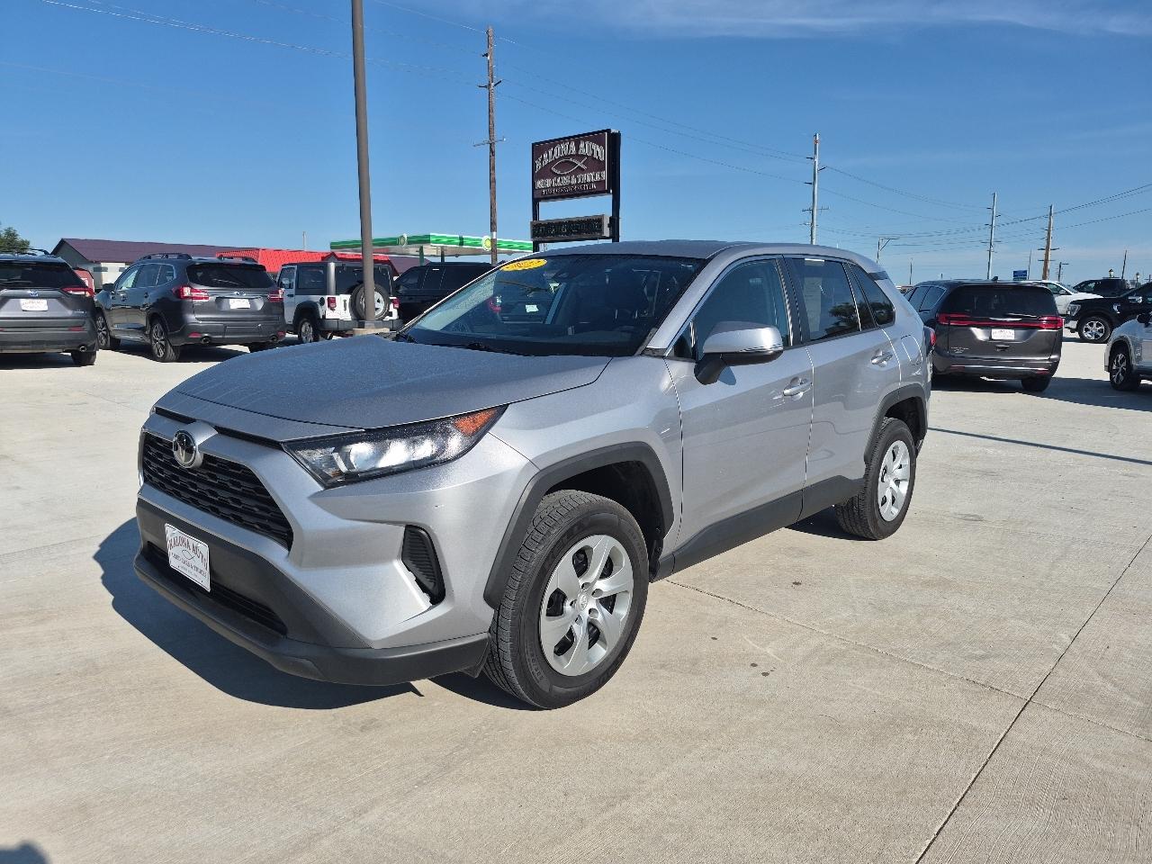Toyota RAV4 LE AWD 2022
