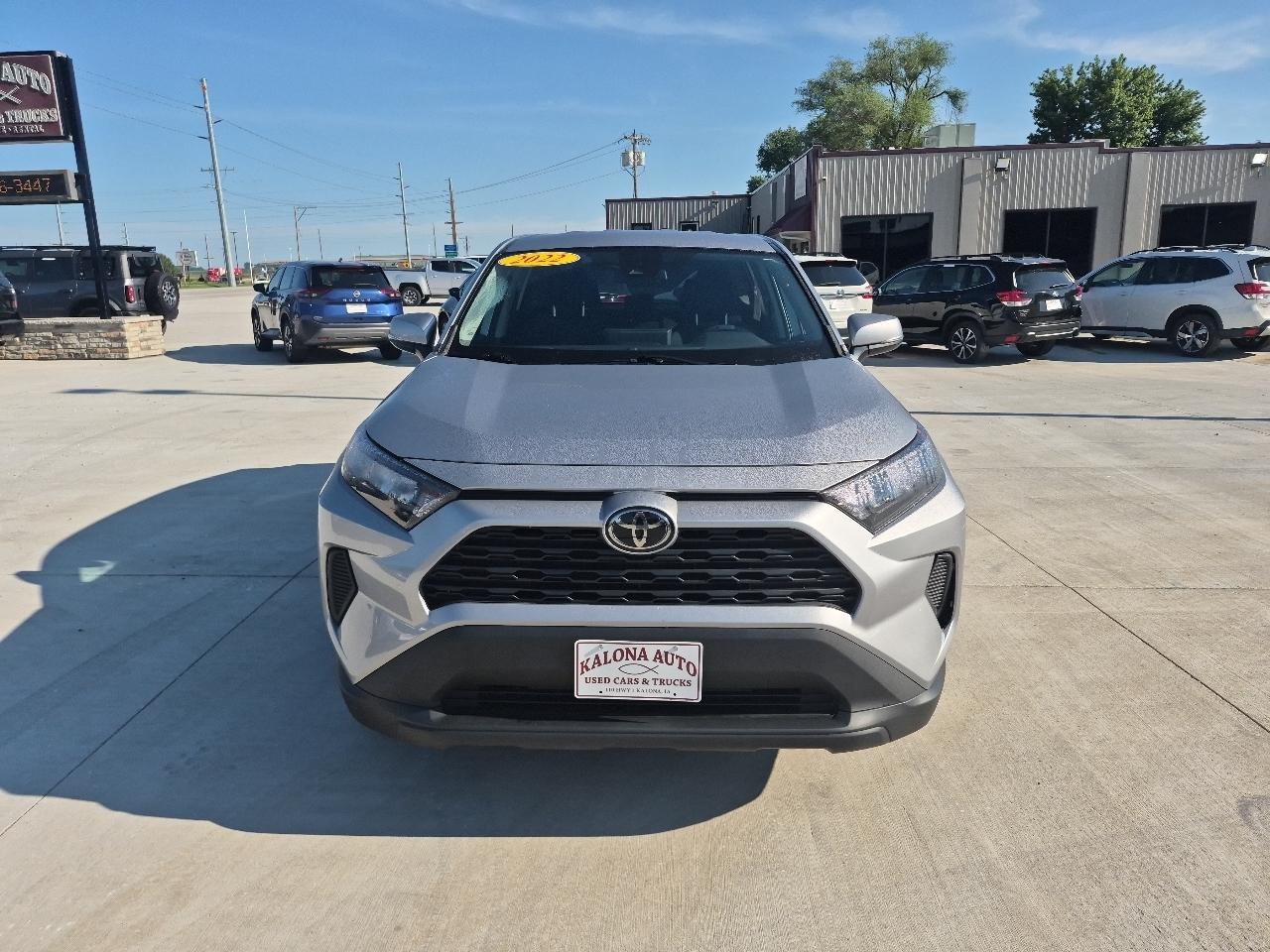Toyota RAV4 LE AWD 2022