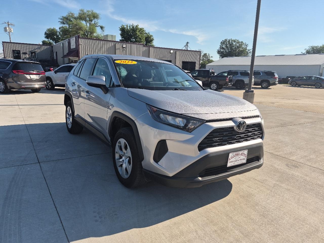 Toyota RAV4 LE AWD 2022