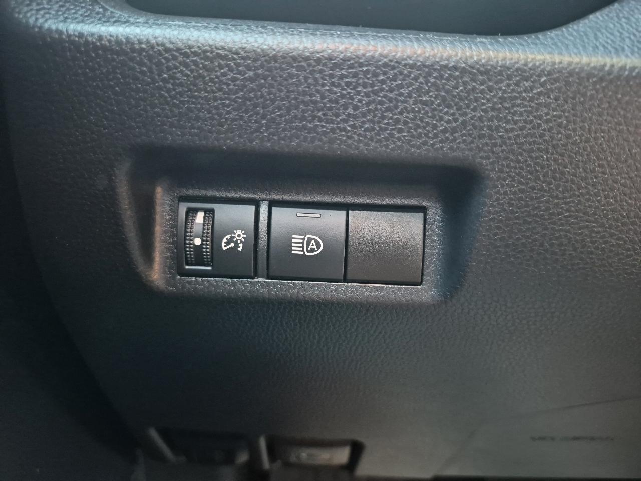 Toyota RAV4 LE AWD 2022