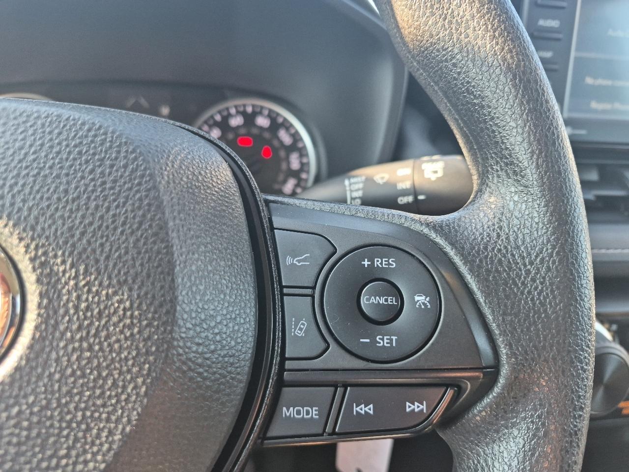 Toyota RAV4 LE AWD 2022