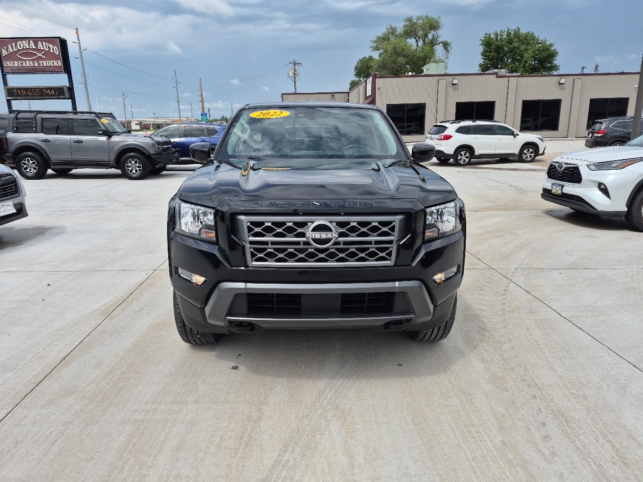 Nissan Frontier SV Crew Cab 4WD 2022