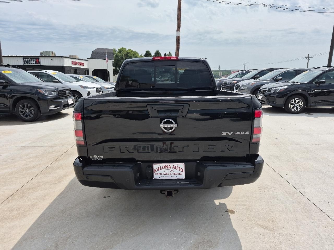 Nissan Frontier SV Crew Cab 4WD 2022
