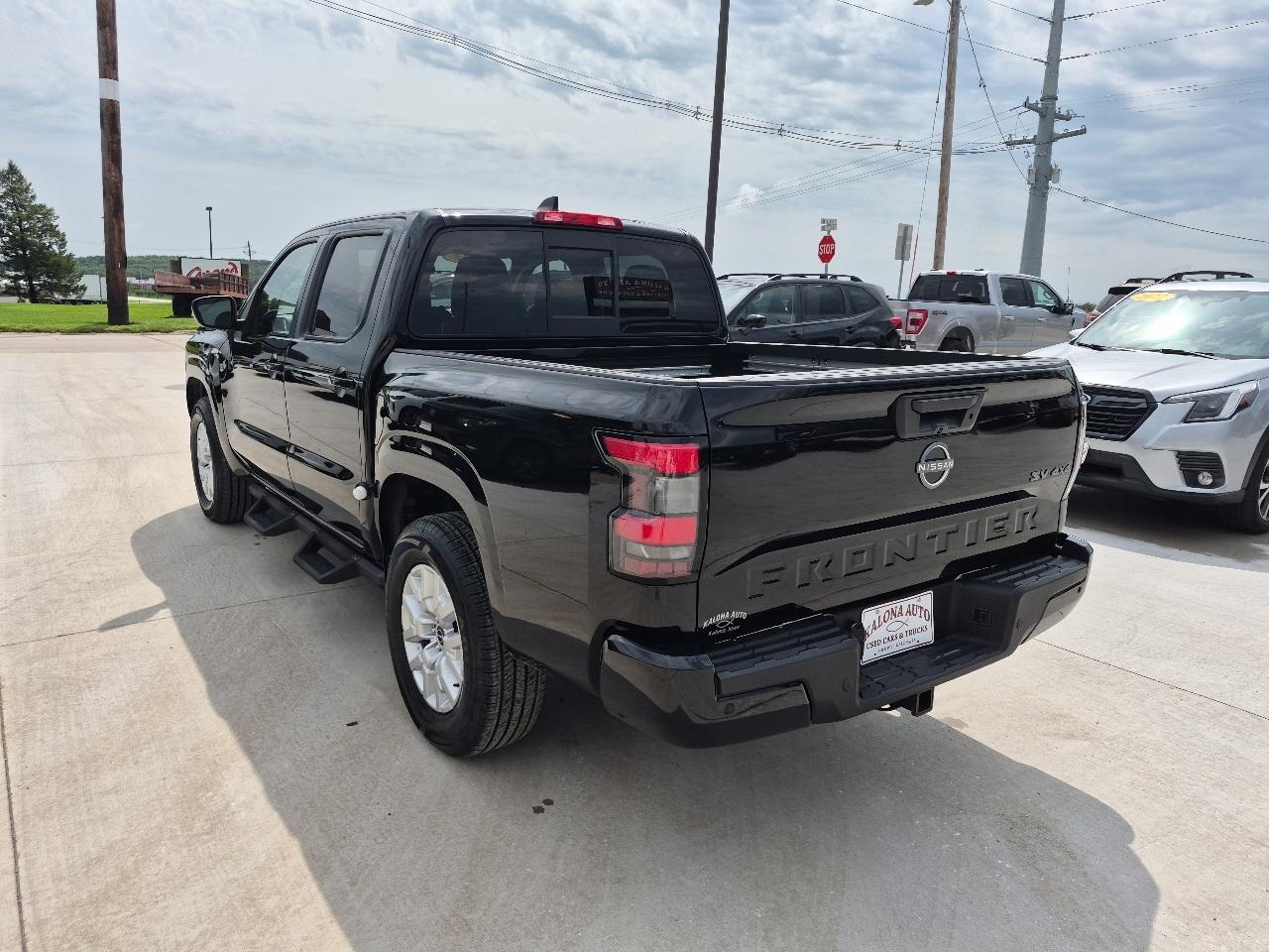 Nissan Frontier SV Crew Cab 4WD 2022