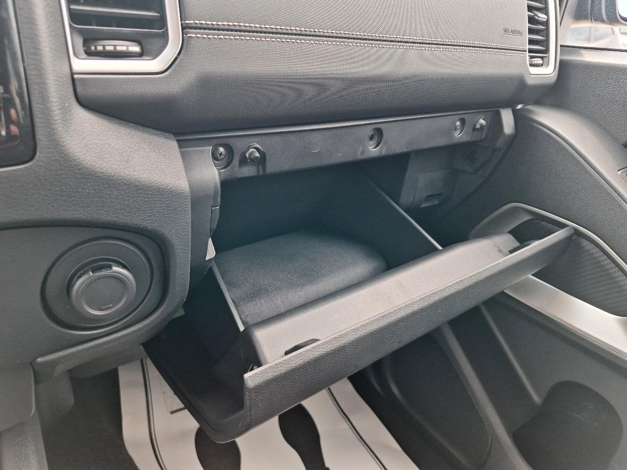 Nissan Frontier SV Crew Cab 4WD 2022