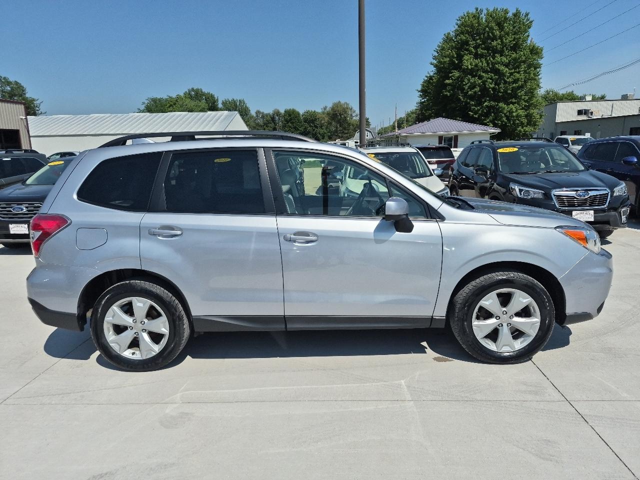 Subaru Forester 2.5i Premium PZEV CVT 2016