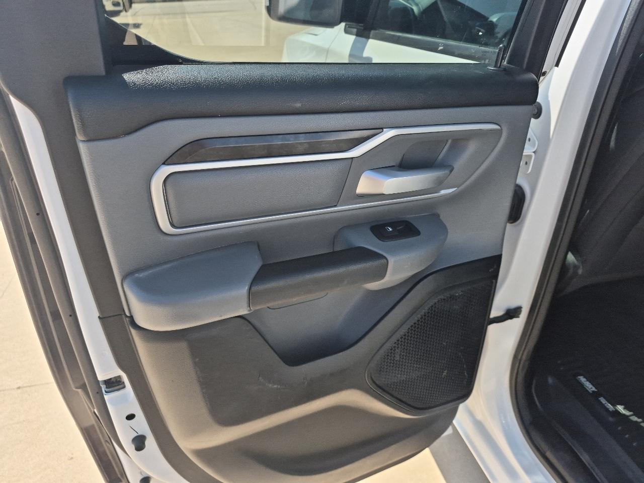 RAM 1500 Big Horn Quad Cab 4WD 2022