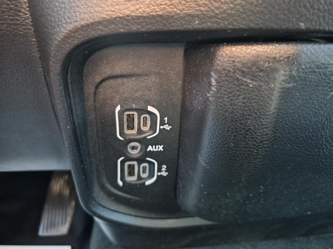 RAM 1500 Big Horn Quad Cab 4WD 2022
