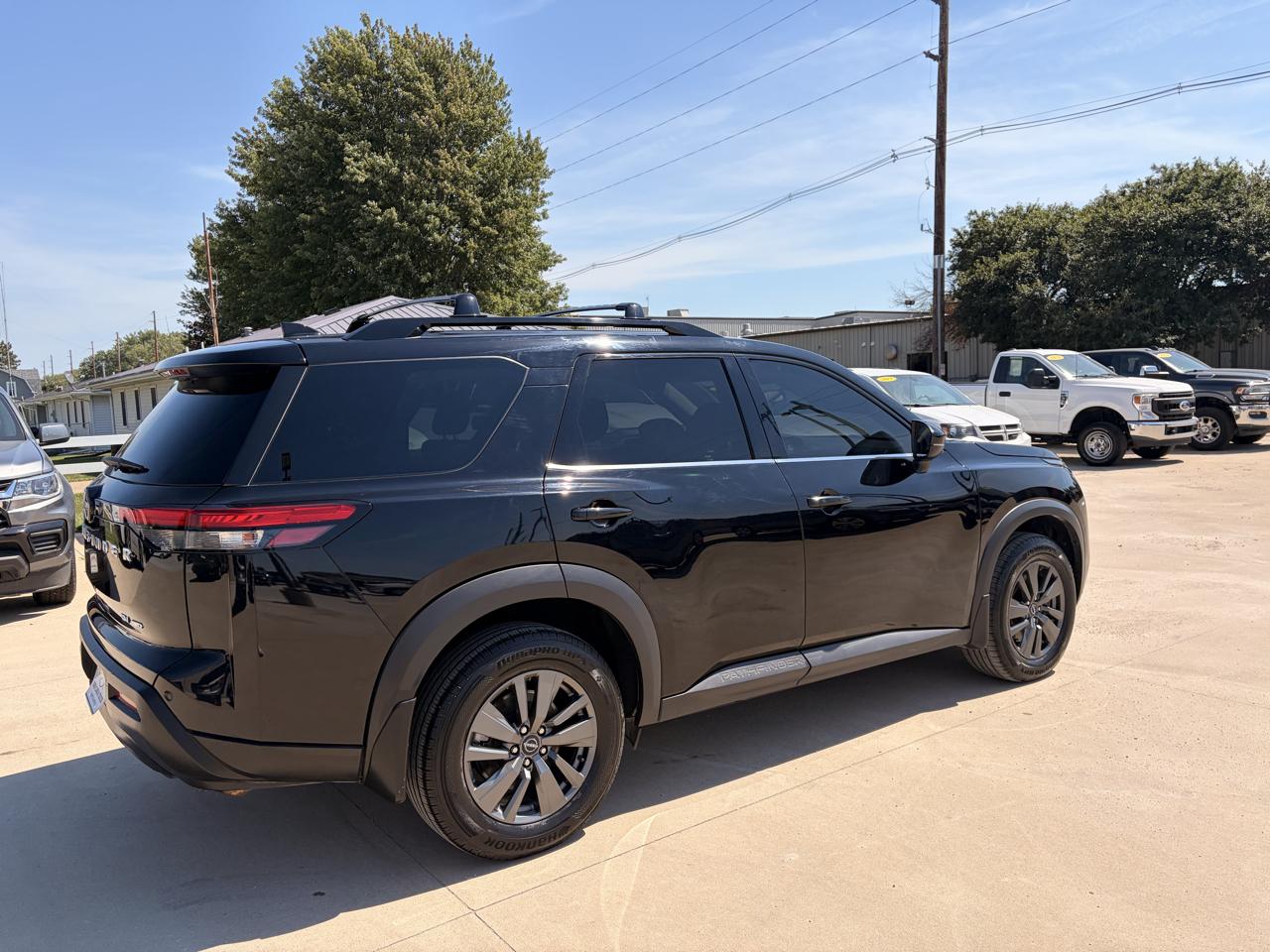 Nissan Pathfinder SV 4WD 2022