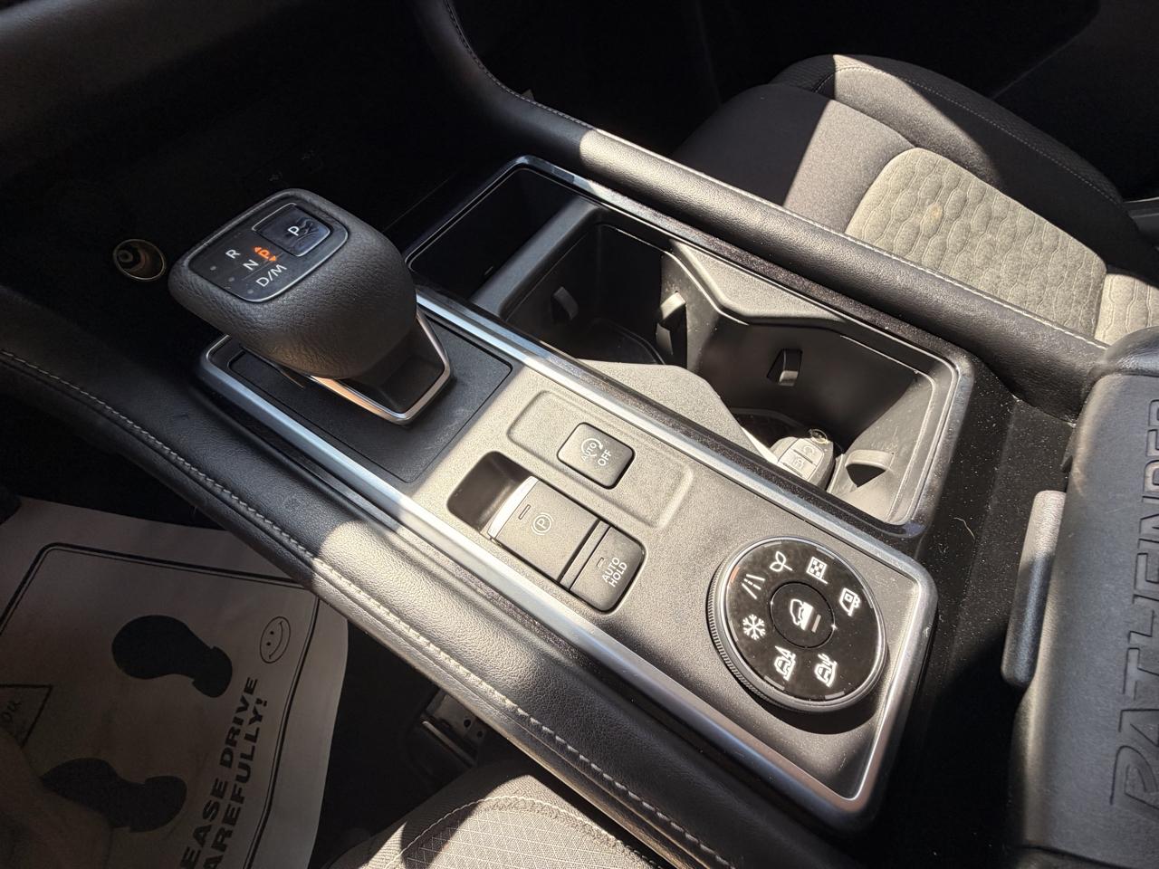 Nissan Pathfinder SV 4WD 2022