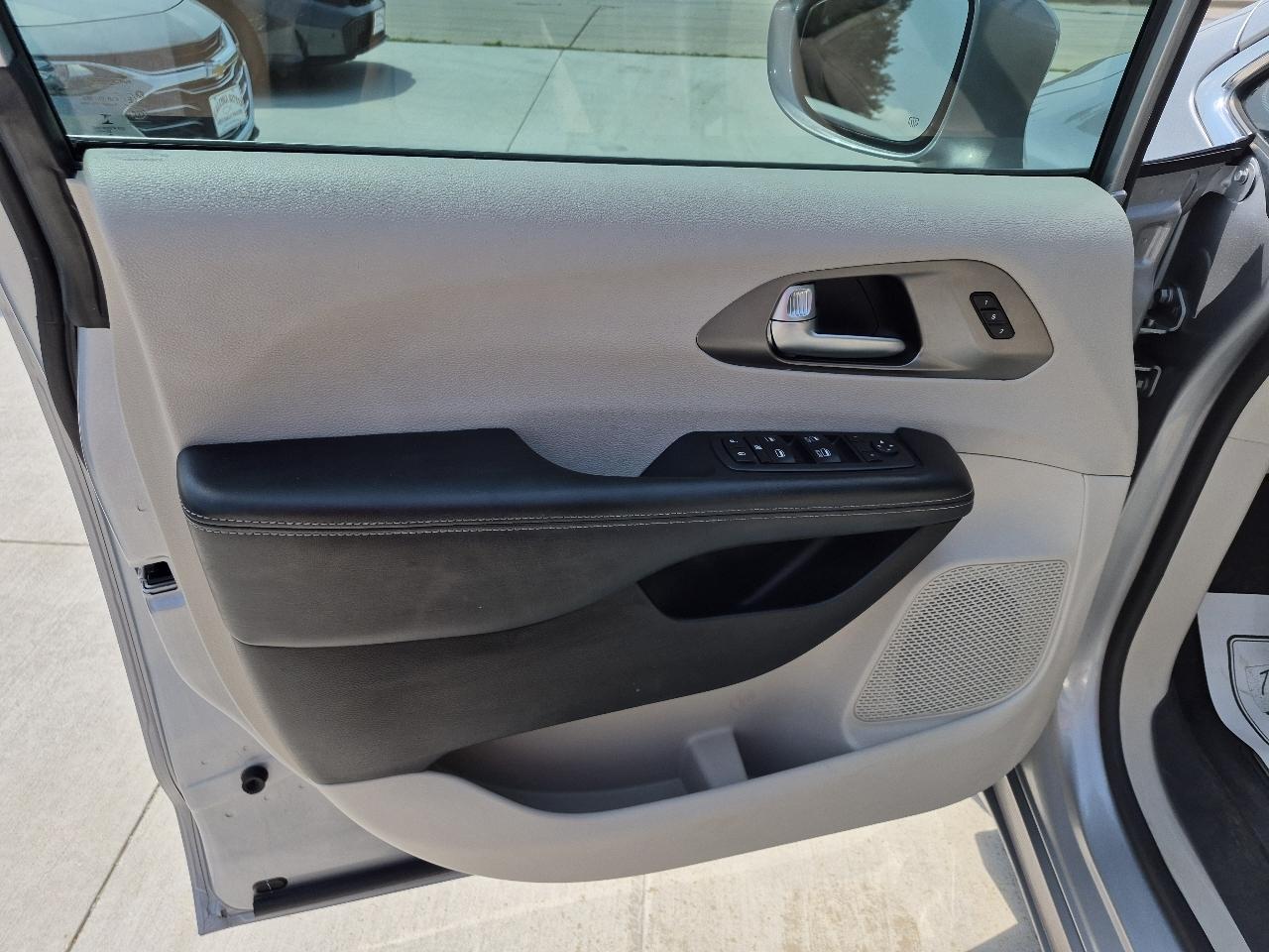 Chrysler Pacifica Touring-L 2021