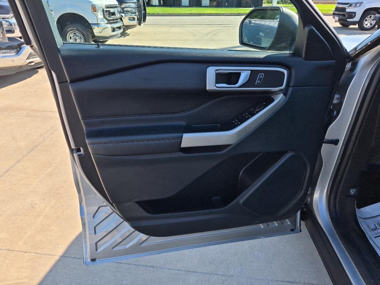 Ford Explorer XLT AWD 2023