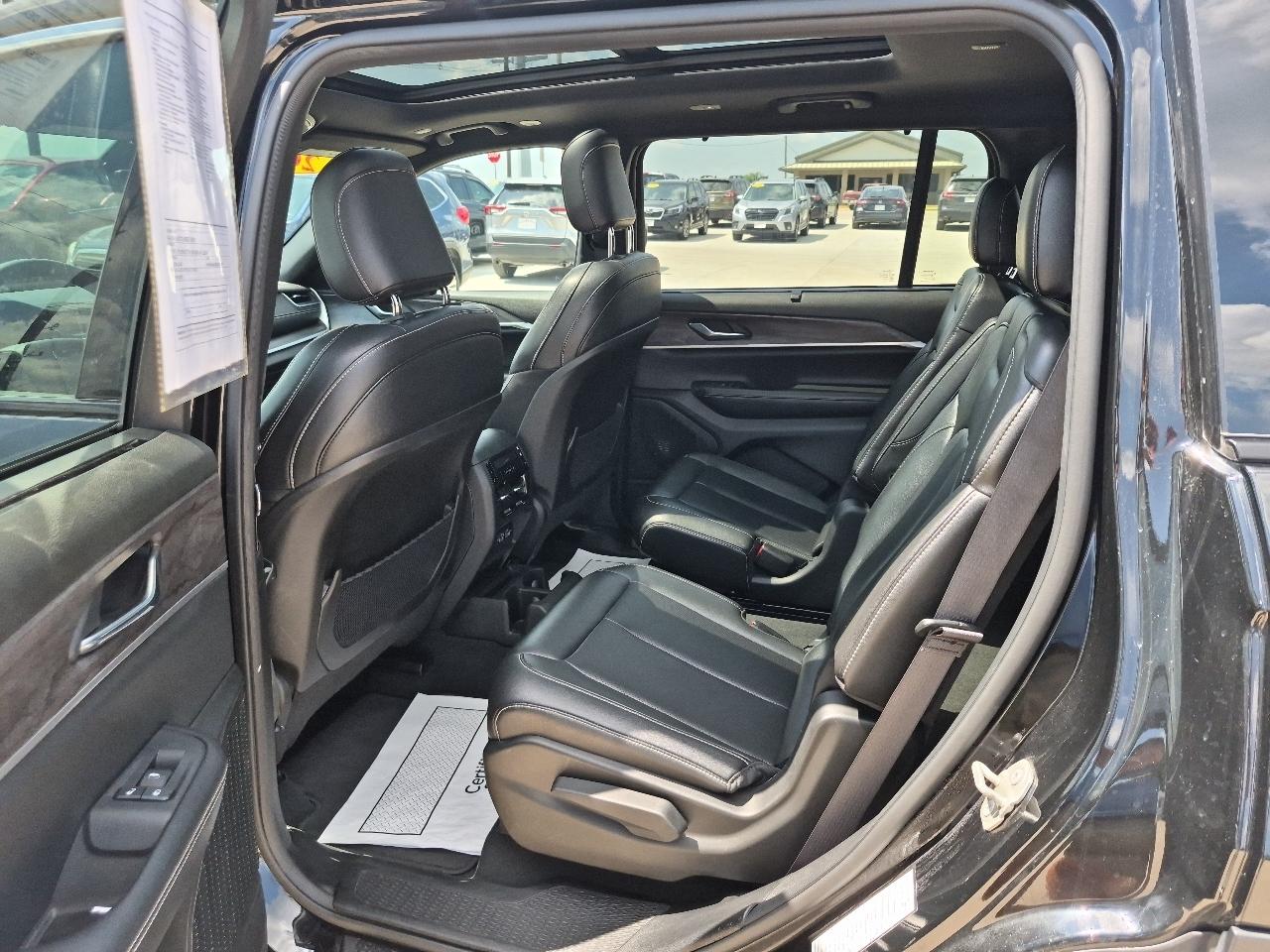 Jeep Grand Cherokee L Limited 4WD 2024