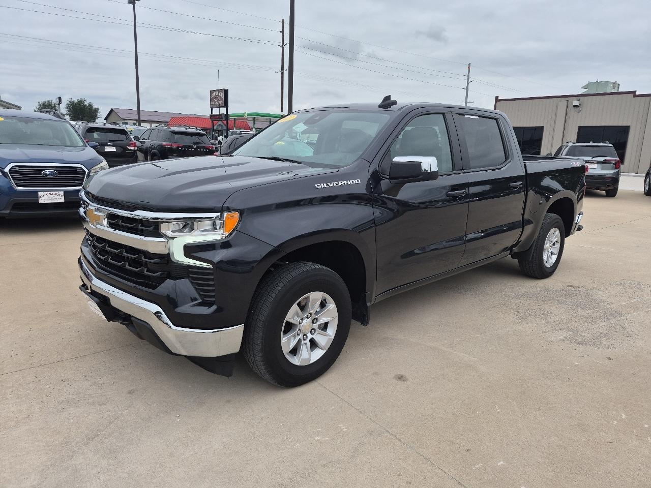 Chevrolet Silverado 1500 LT Crew Cab 4WD 2023