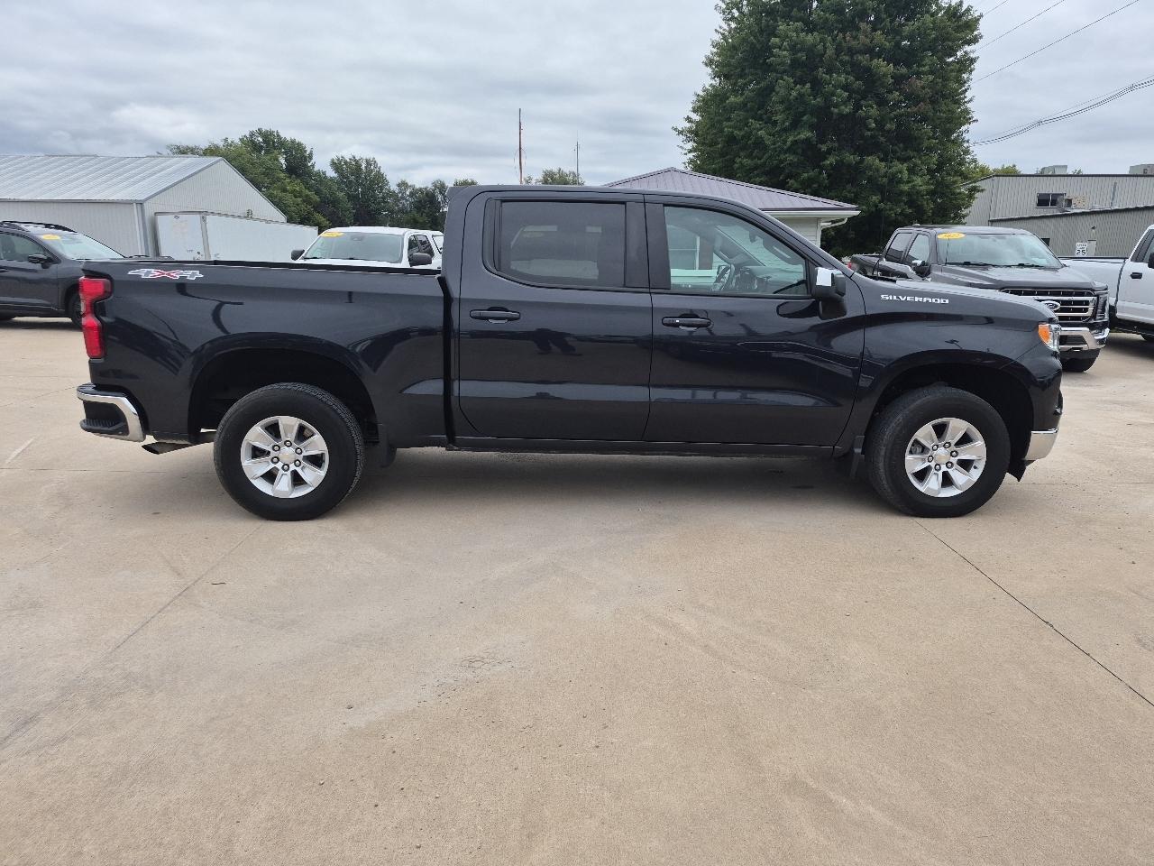 Chevrolet Silverado 1500 LT Crew Cab 4WD 2023