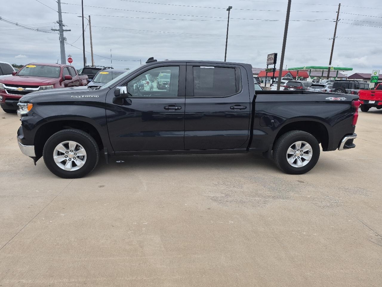 Chevrolet Silverado 1500 LT Crew Cab 4WD 2023