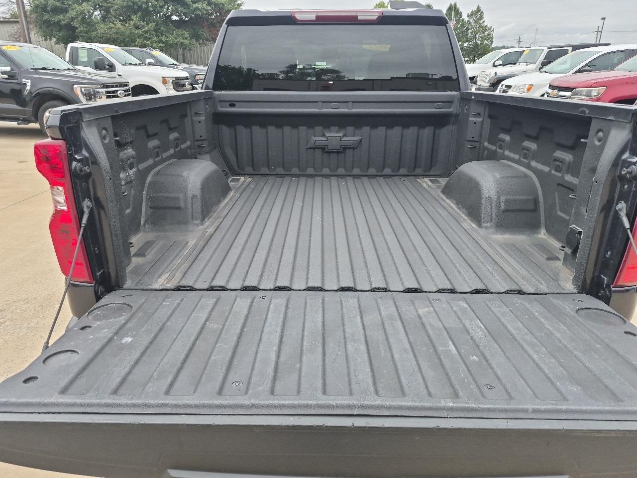 Chevrolet Silverado 1500 LT Crew Cab 4WD 2023