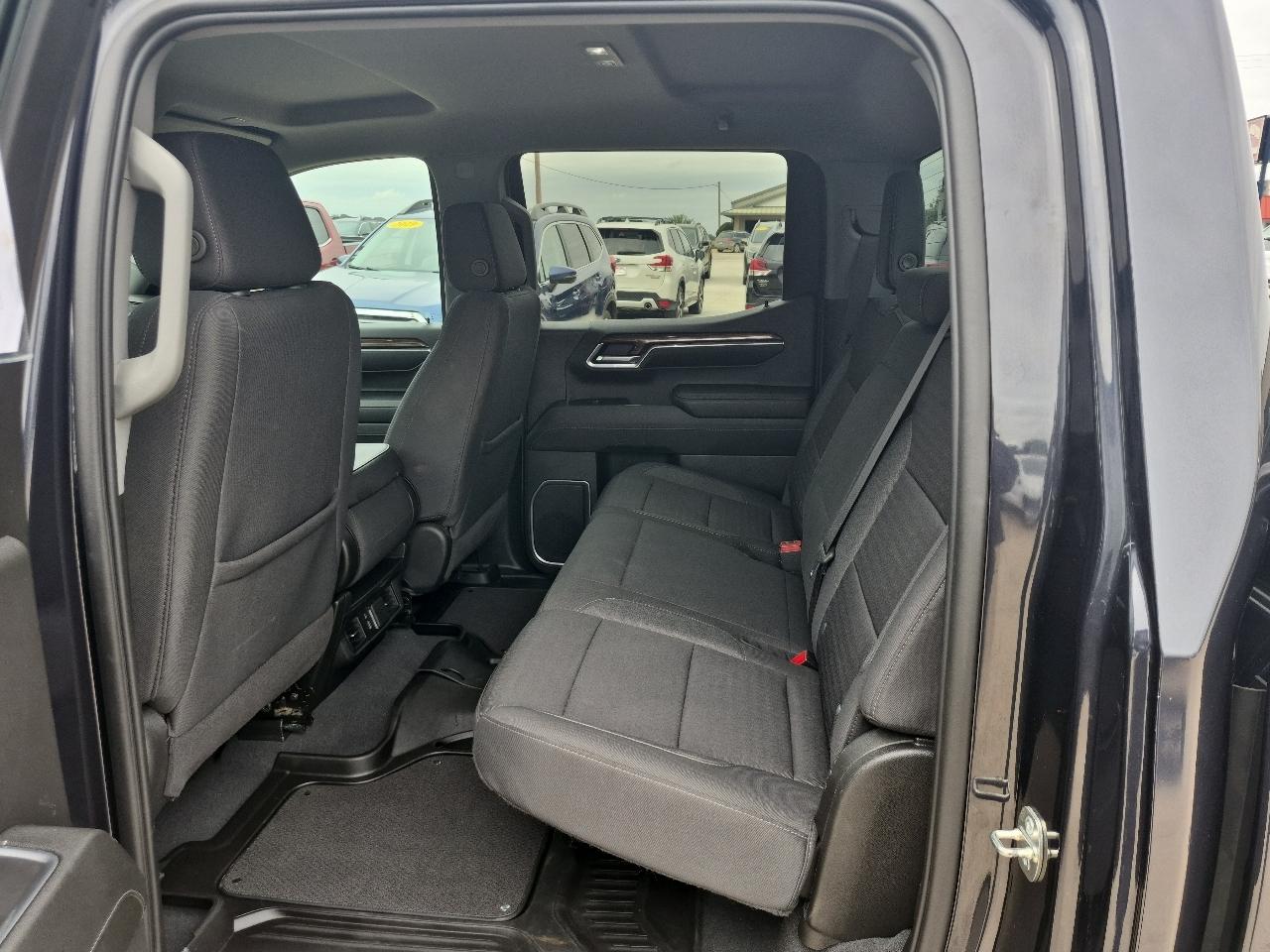 Chevrolet Silverado 1500 LT Crew Cab 4WD 2023