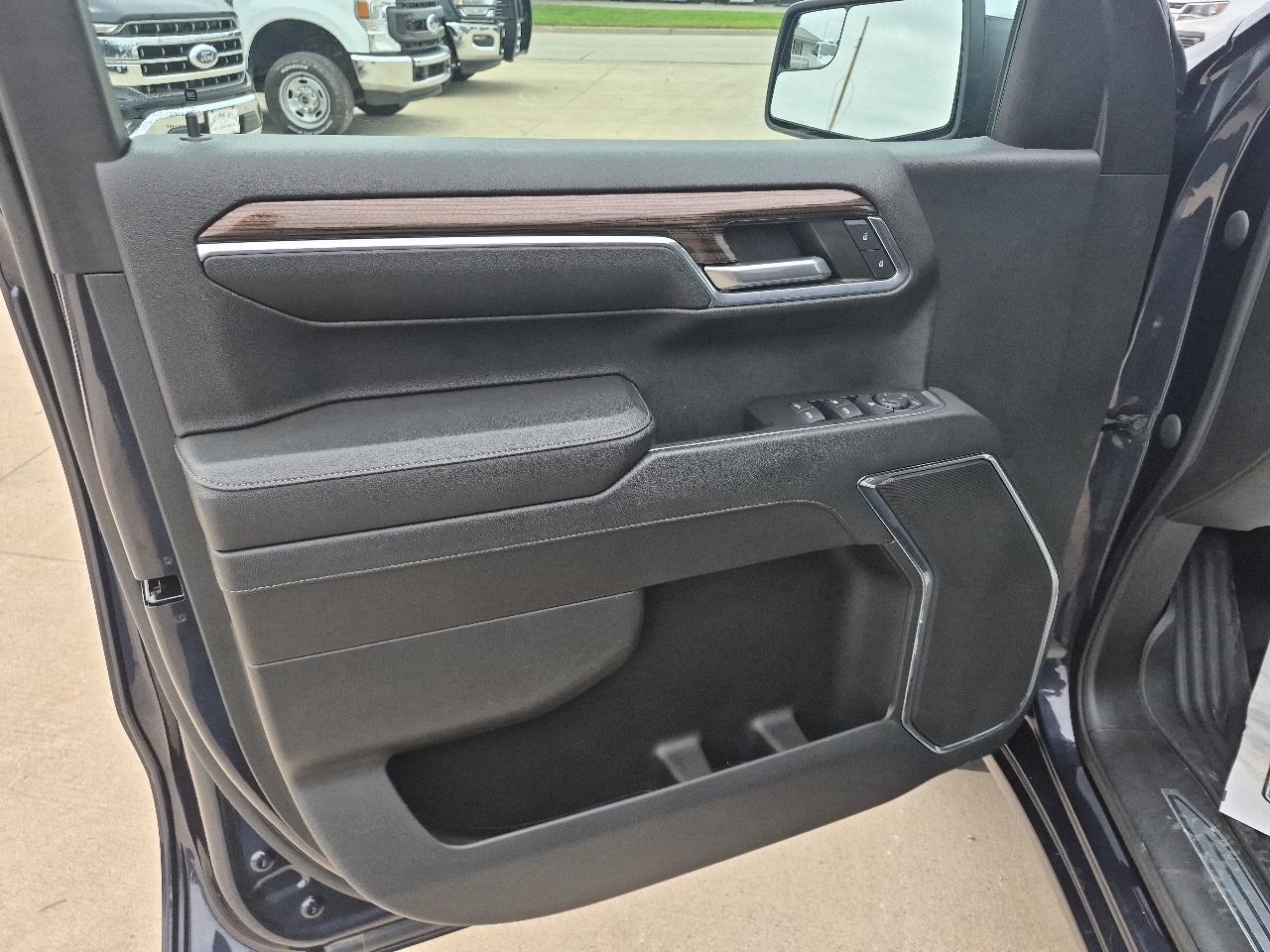 Chevrolet Silverado 1500 LT Crew Cab 4WD 2023