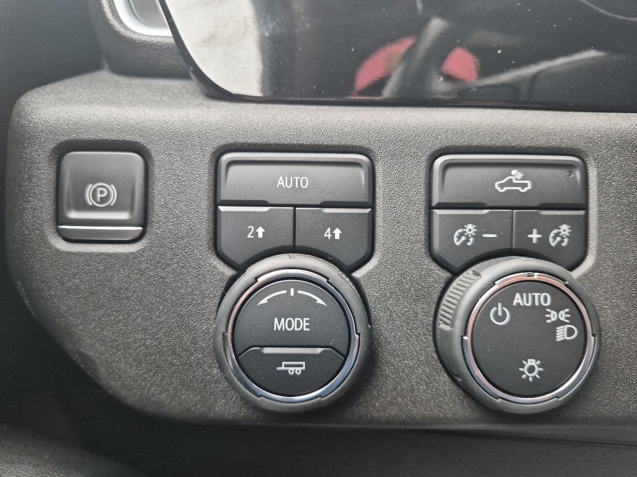 Chevrolet Silverado 1500 LT Crew Cab 4WD 2023