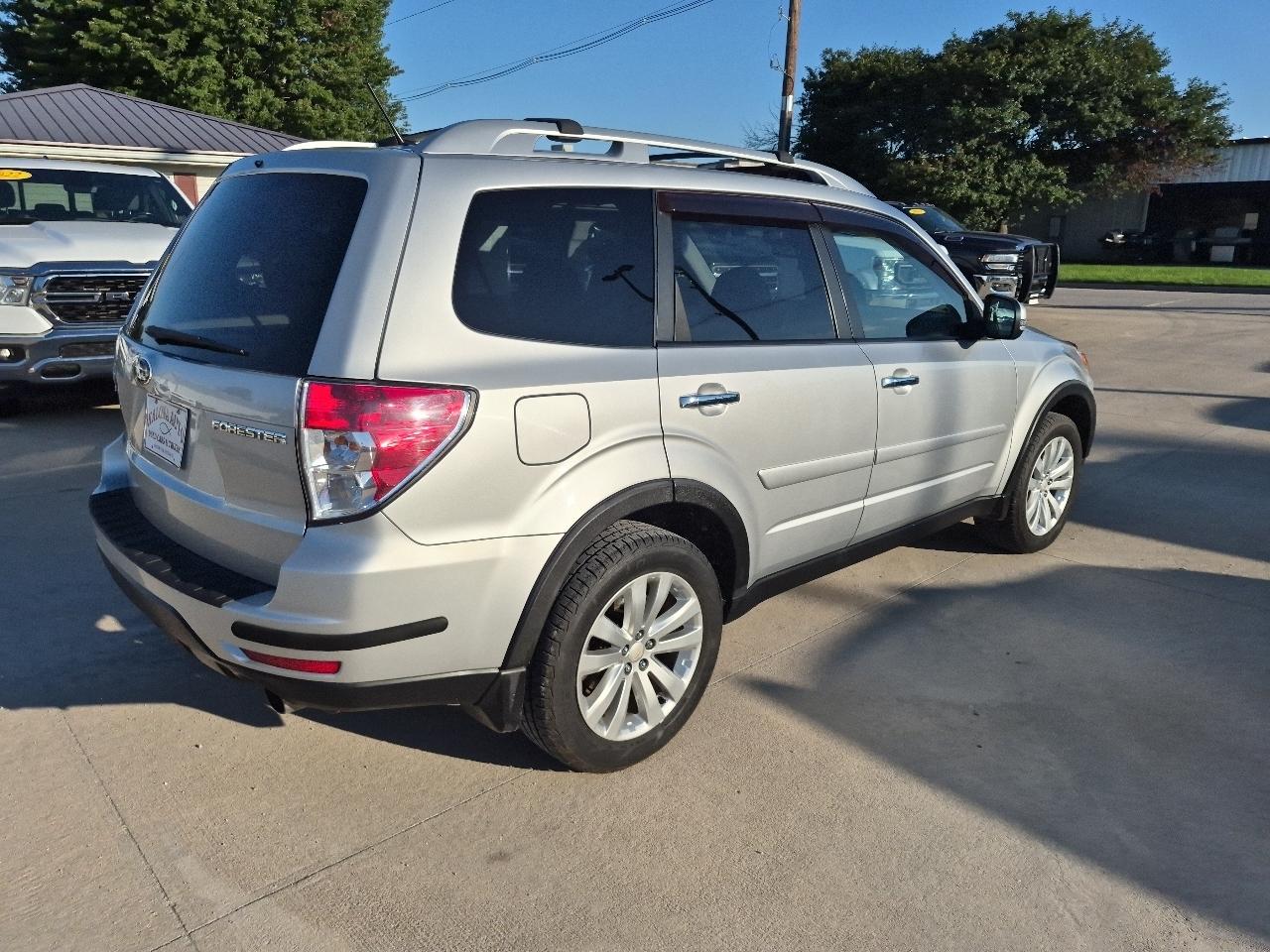 Subaru Forester 2.5X Limited 2011