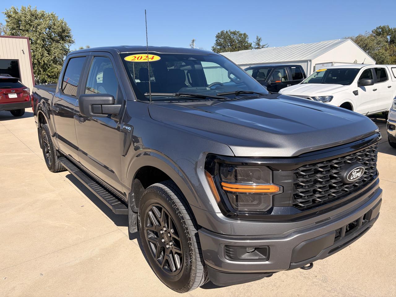 Ford F-150 STX SuperCrew 4WD 2024